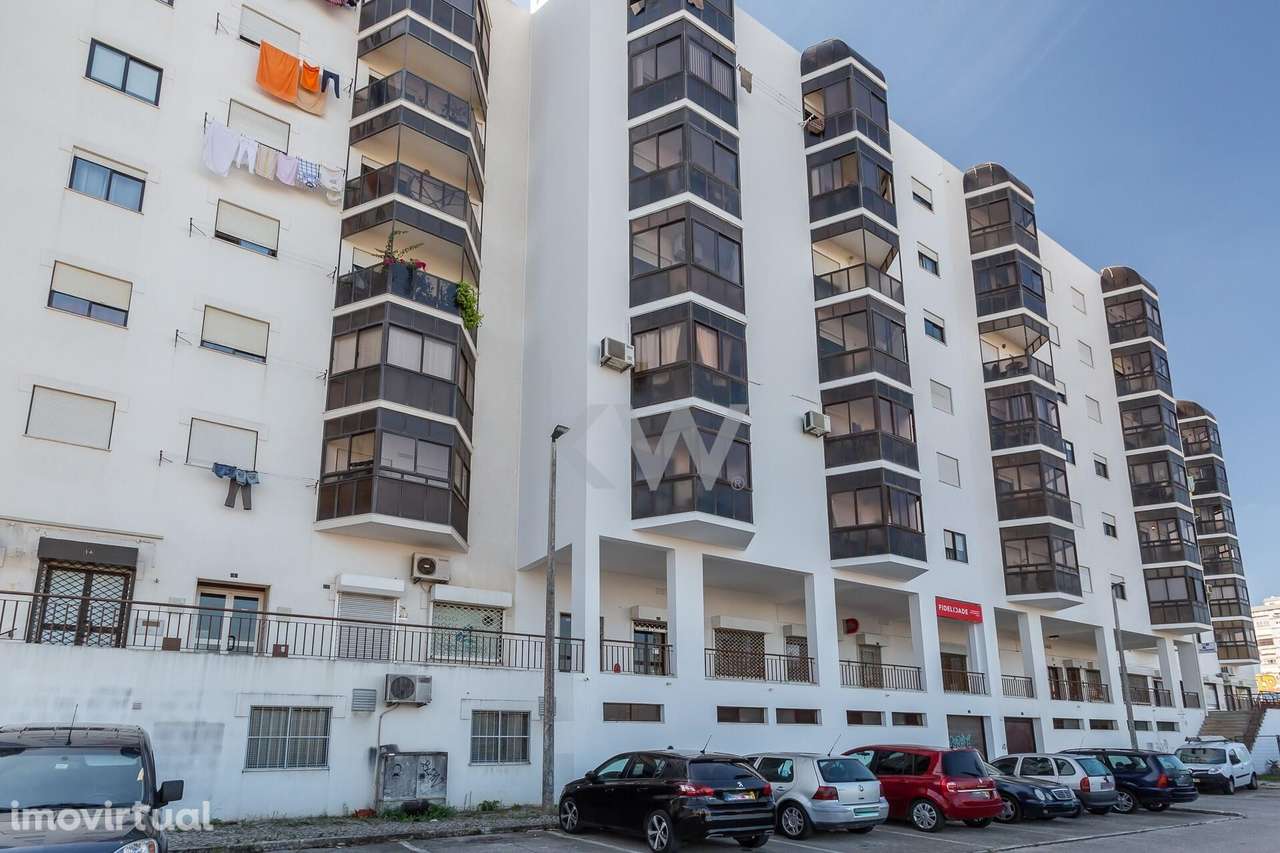 Loja com 70,70 m2 devoluta em Verderena, Barreiro - Grande imagem: 2/19