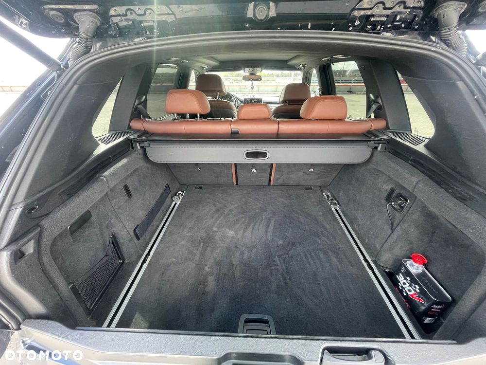 BMW X5 xDrive50i - 16