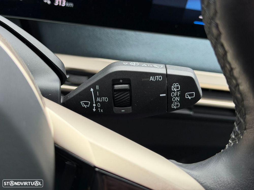 BMW iX xDrive 40 - 42