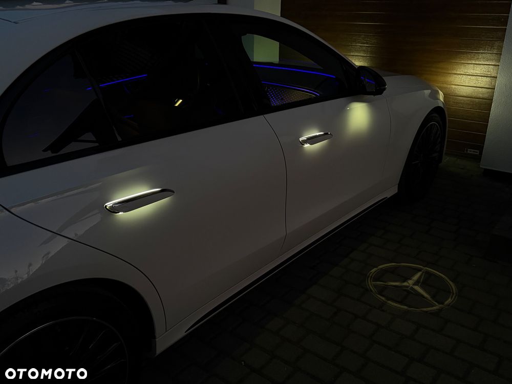 Mercedes-Benz Klasa E 220 d mHEV AMG 9G-Tronic - 22