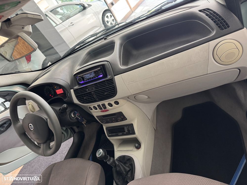 Fiat Punto 90 Emotion - 12