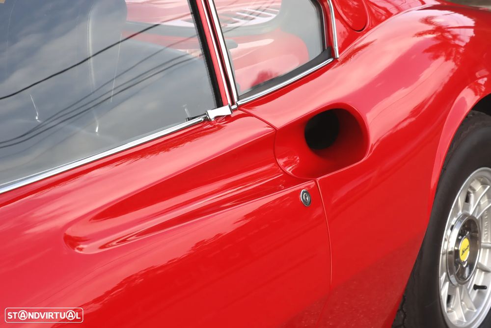 Ferrari Dino - 4