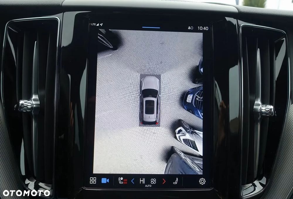 Volvo XC 60 B5 B AWD Plus Black Edition - 9