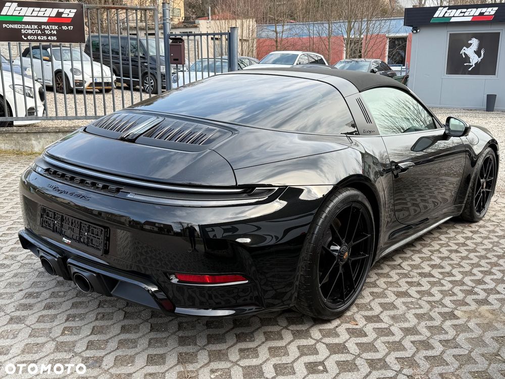 Porsche 911 Targa 4 GTS PDK - 8