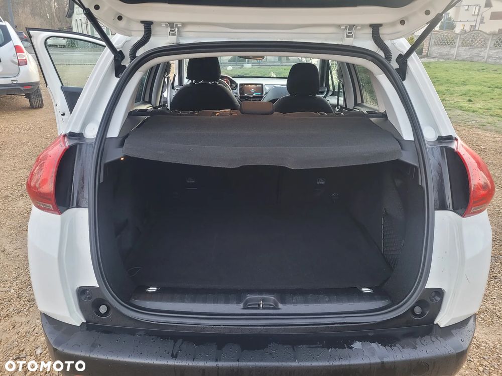 Peugeot 2008 PureTech 82 Signature - 11