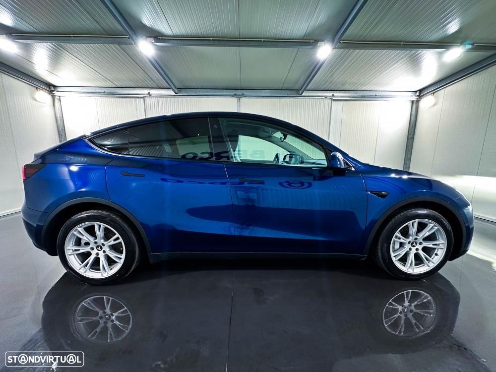 Tesla Model Y Long Range Dual Motor AWD - 12
