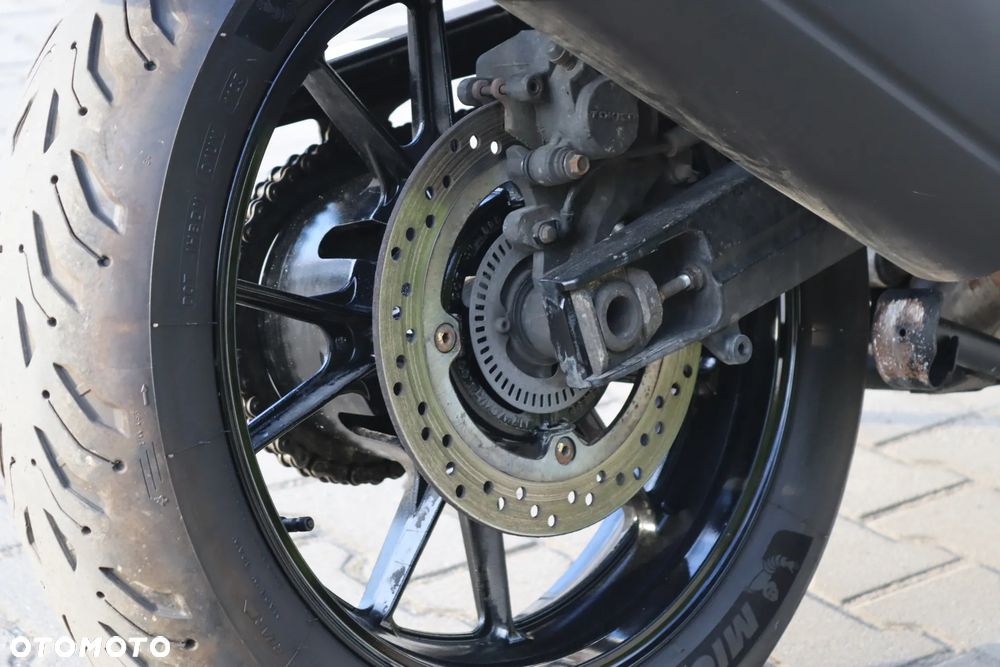 Suzuki V-STROM - 9