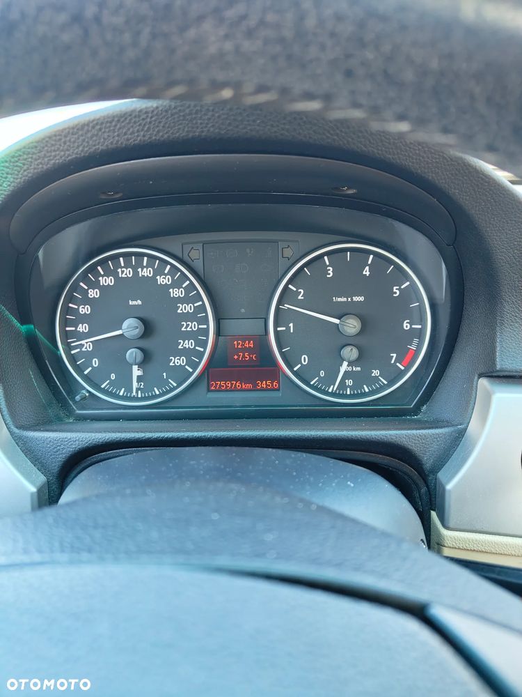 BMW Seria 3 320i - 4