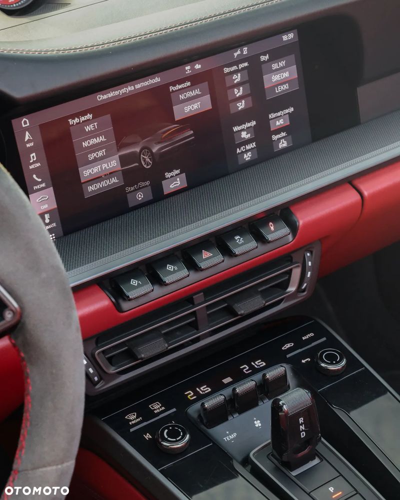Porsche 911 Carrera 4 Cabrio - 29