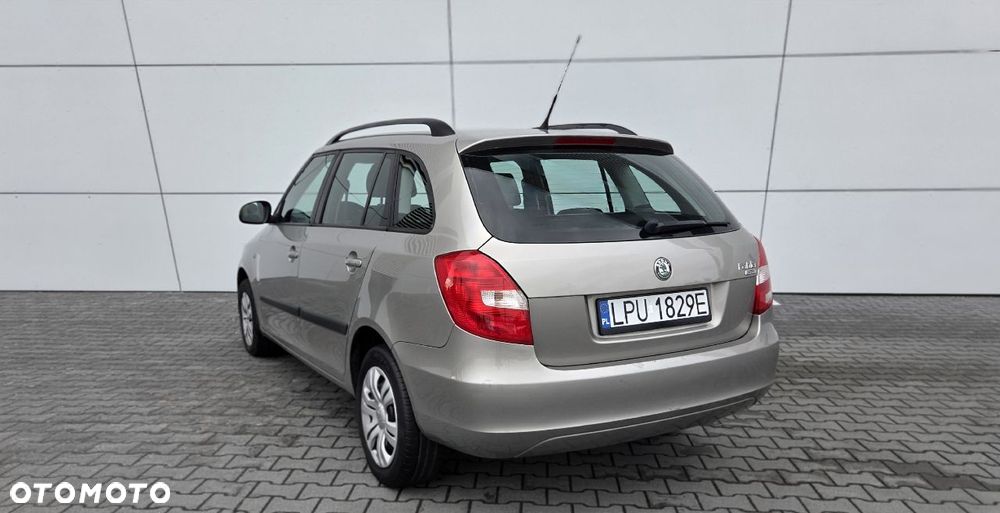 Skoda Fabia 1.2 HTP Ambiente - 15