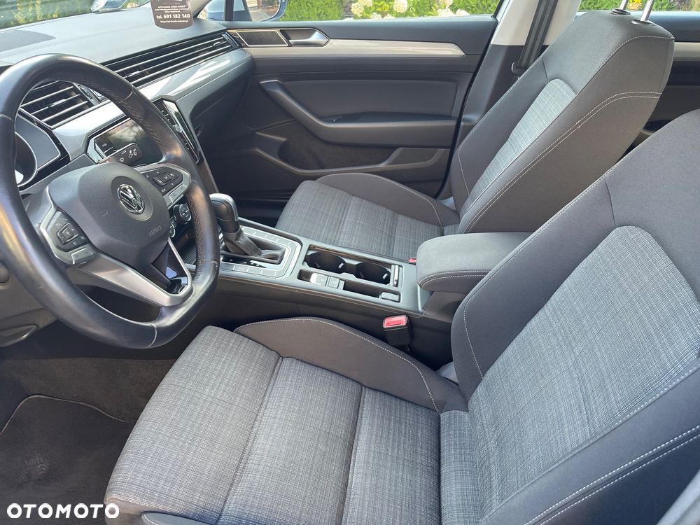 Volkswagen Passat - 20