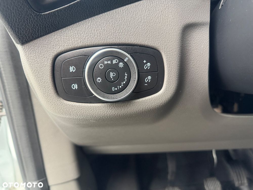 Ford Transit Connect - 28