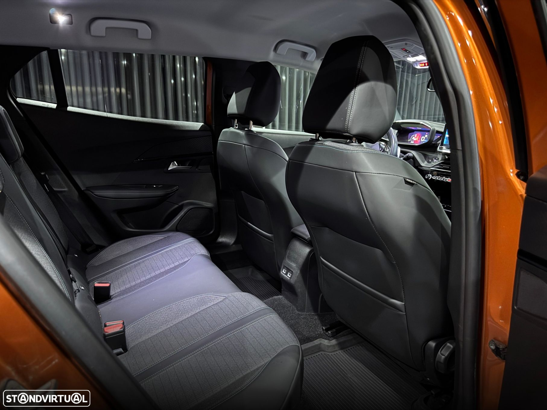 Peugeot 2008 1.2 PureTech Allure Pack EAT8 - 33