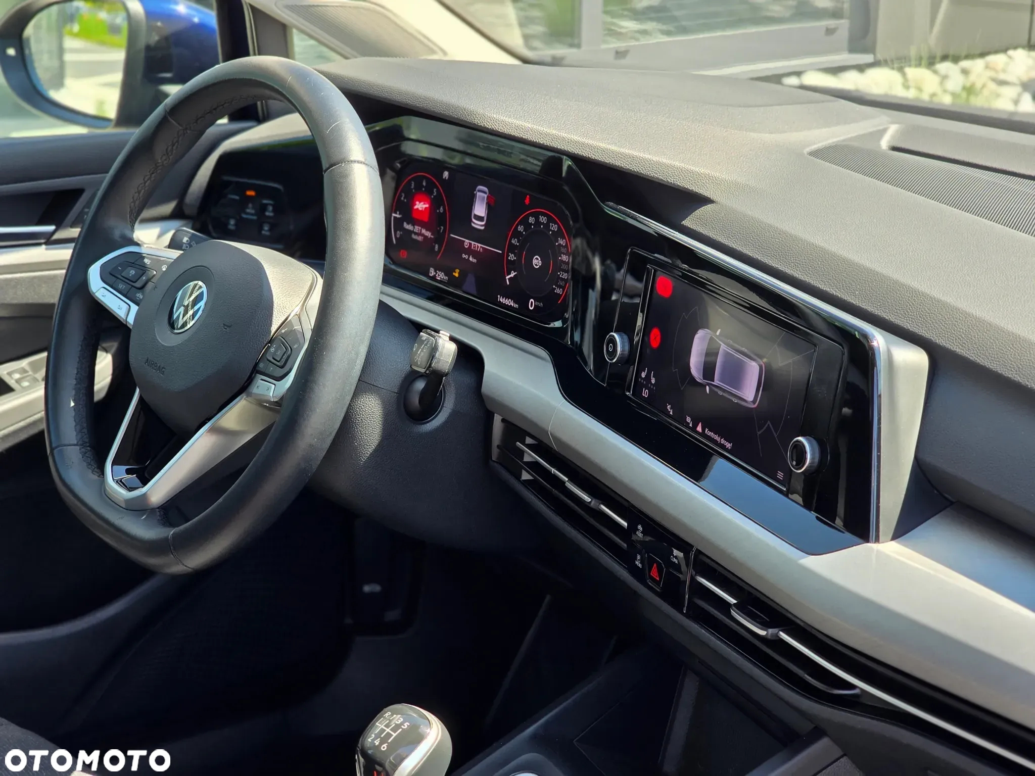 Volkswagen Golf - 24