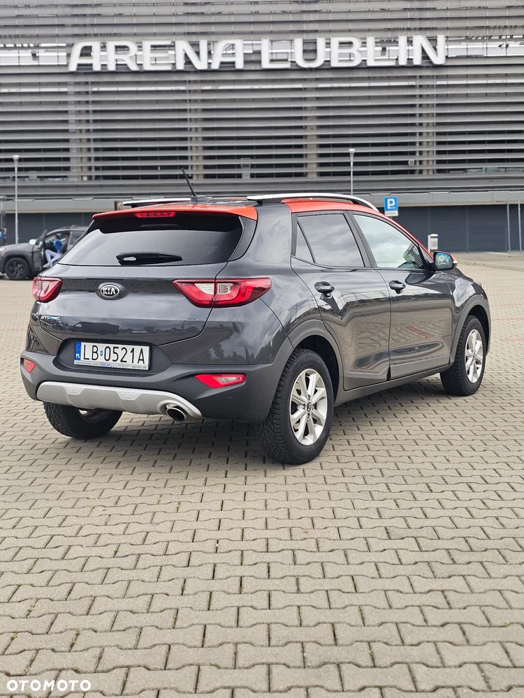 Kia Stonic 1.2 L - 6