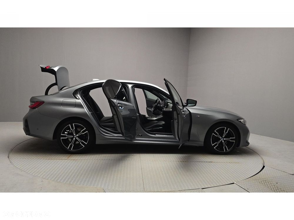 BMW Seria 3 320d xDrive mHEV M Sport - 13