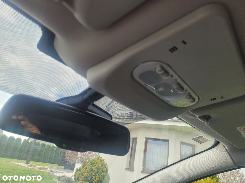 Nissan Qashqai 1.6 DCi N-Connecta - 19