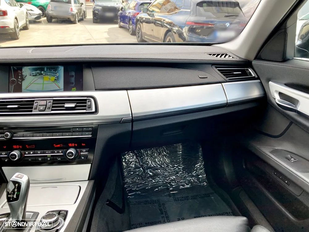 BMW 750 Li xDrive - 11