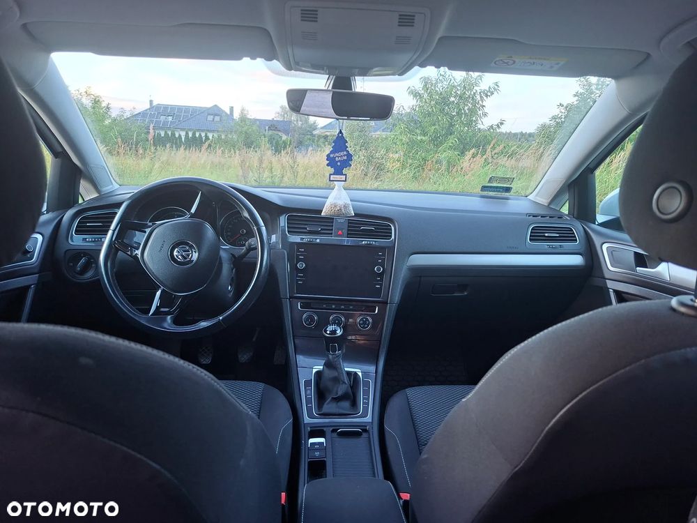 Volkswagen Golf - 6