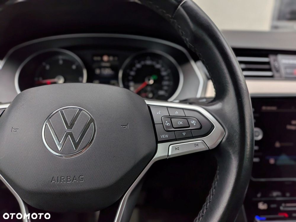 Volkswagen Passat 2.0 TDI Elegance DSG - 19