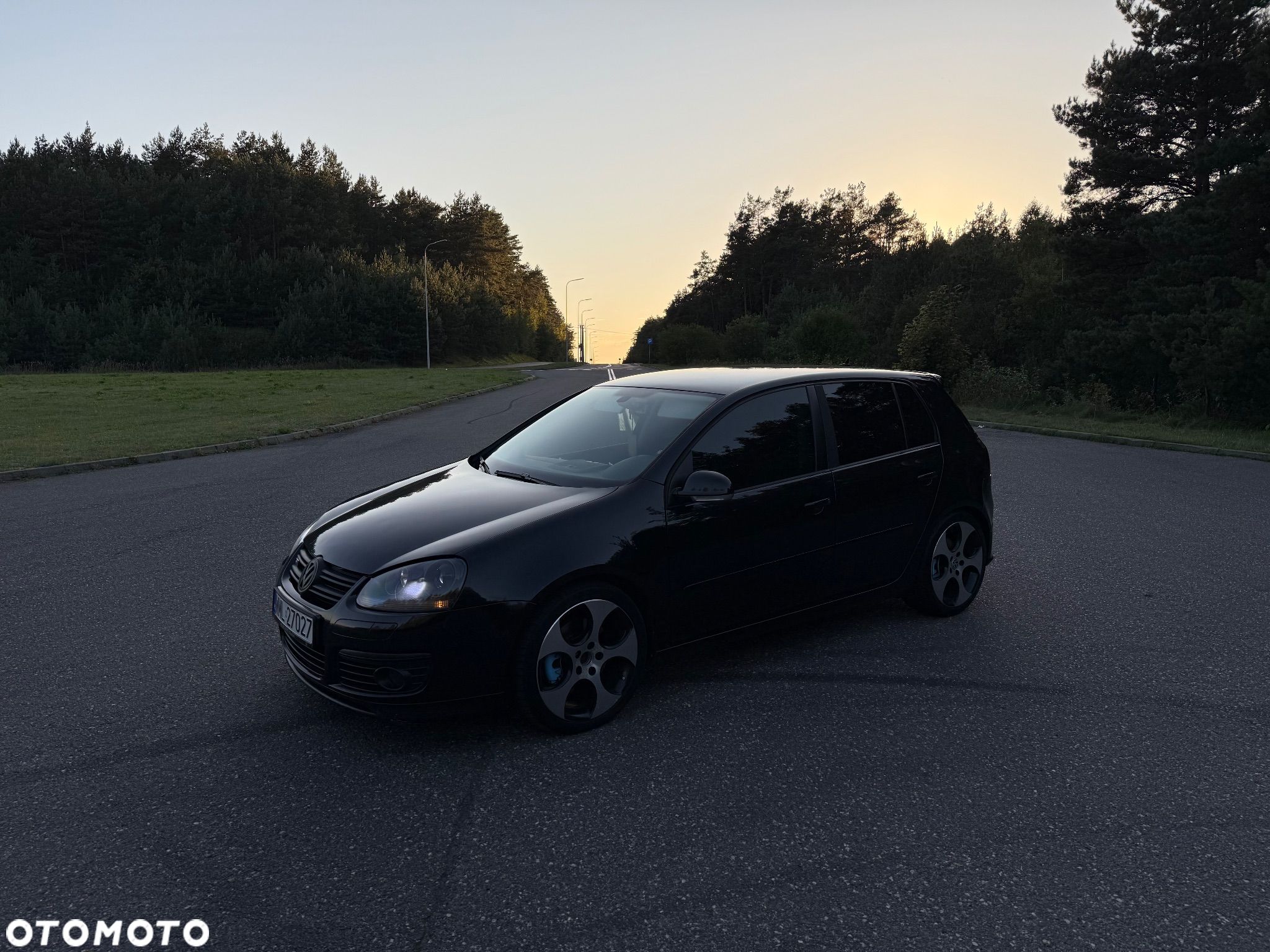 Volkswagen Golf V 2.0 TDI DPF GT DSG - 1