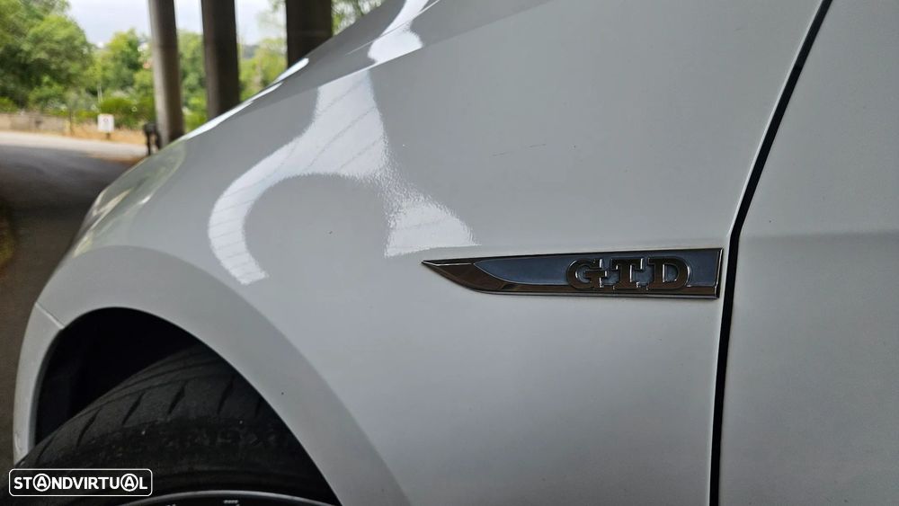 VW Golf 2.0 TDI GTD DSG - 37