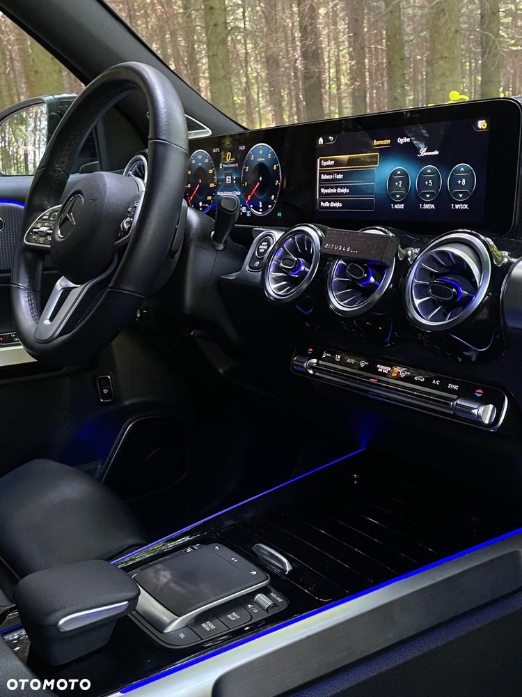 Mercedes-Benz GLB - 9