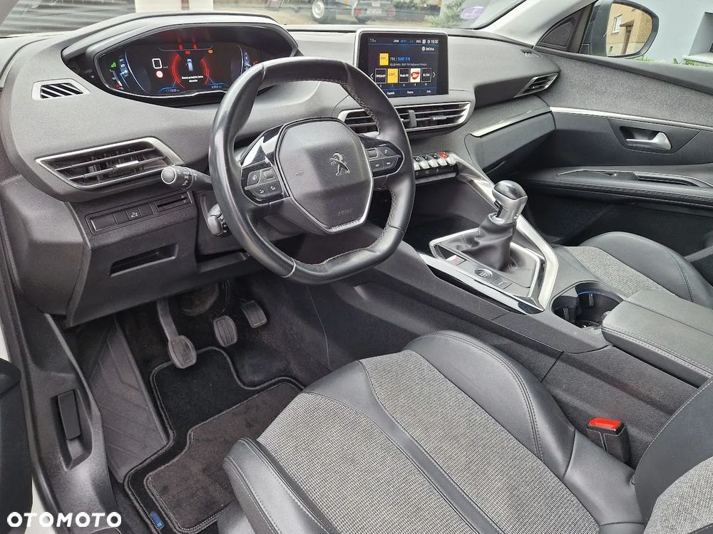 Peugeot 3008 PureTech 130 Stop & Start GPF Allure - 16
