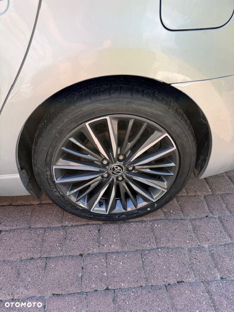 Toyota Avensis 2016 photo 5