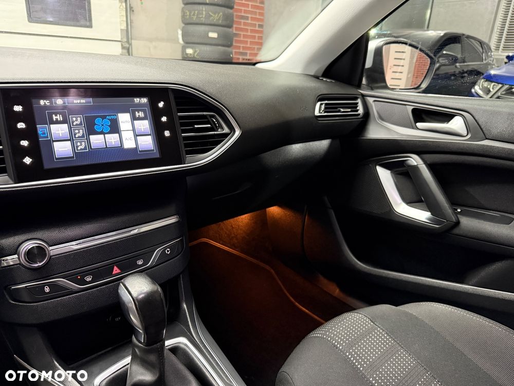 Peugeot 308 - 23