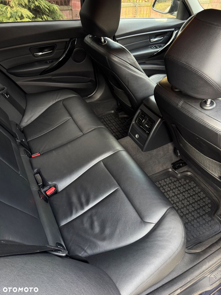 BMW Seria 3 318d - 11