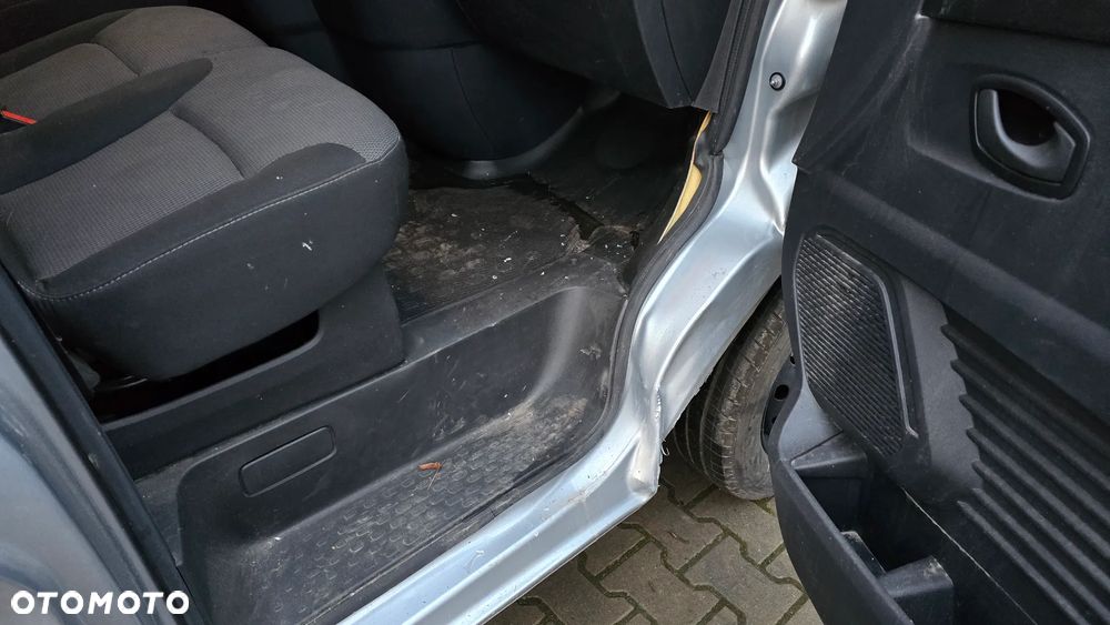 Renault Trafic - 15
