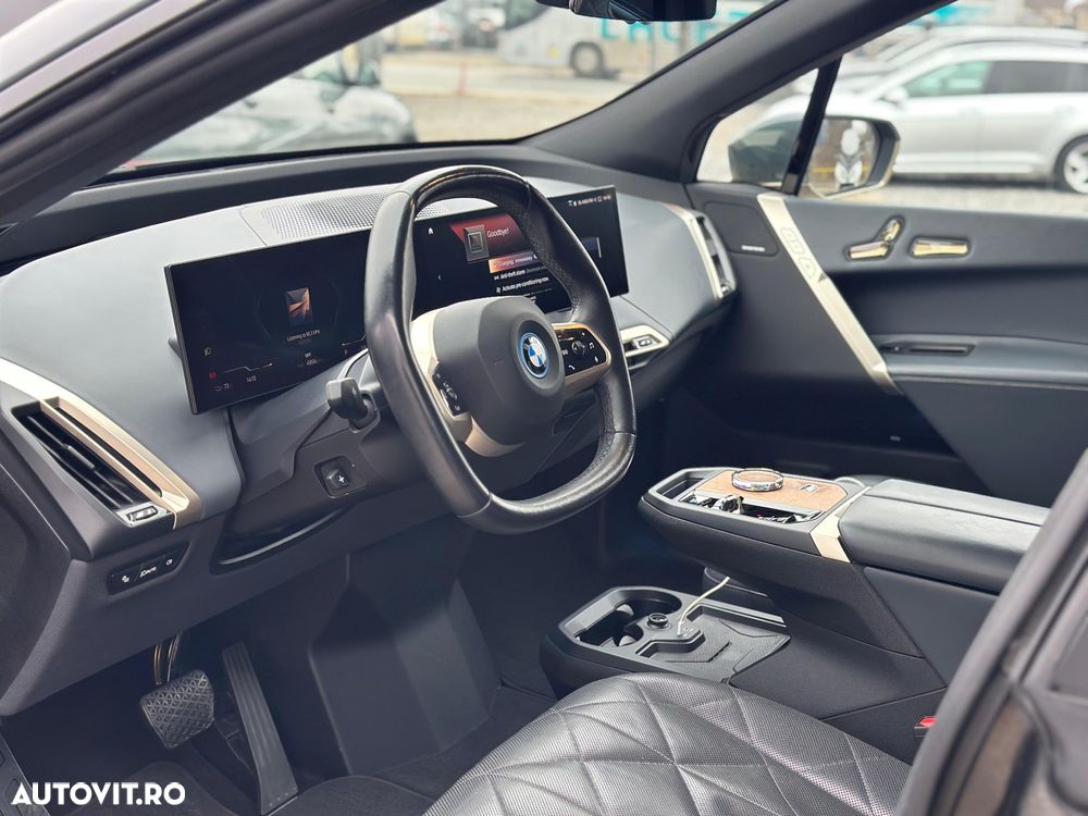 BMW iX - 5