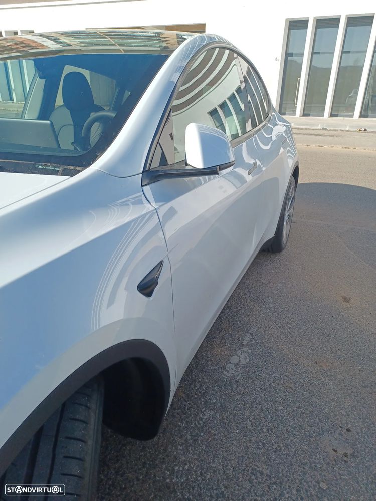 Tesla Model Y Tração Traseira — fotografia 3