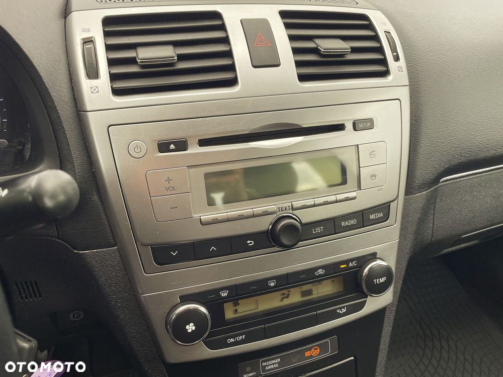 Toyota Avensis 1.8 Active - 17