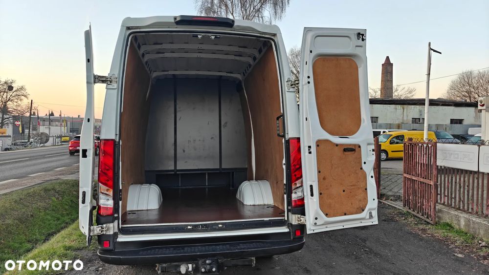 Iveco Daily 35C14  bliźniak brygadówka 7 osób - 9
