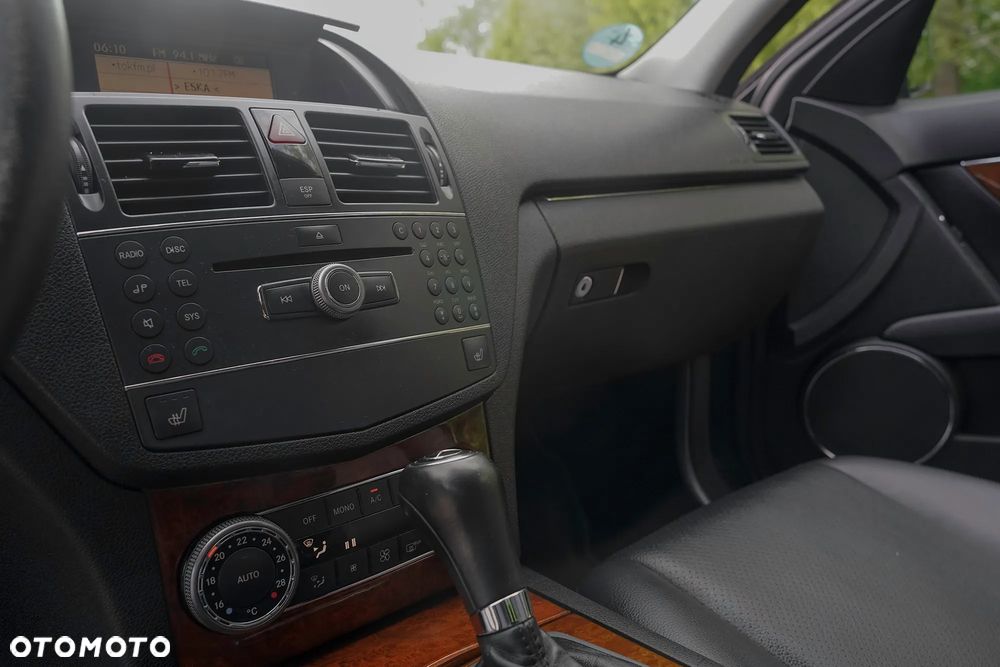 Mercedes-Benz Klasa C 300 7G-TRONIC SPORT EDITION - 38
