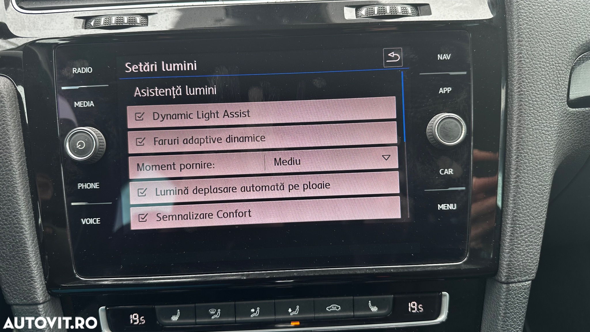 Volkswagen Golf 2.0 TDI DSG Sound - 24
