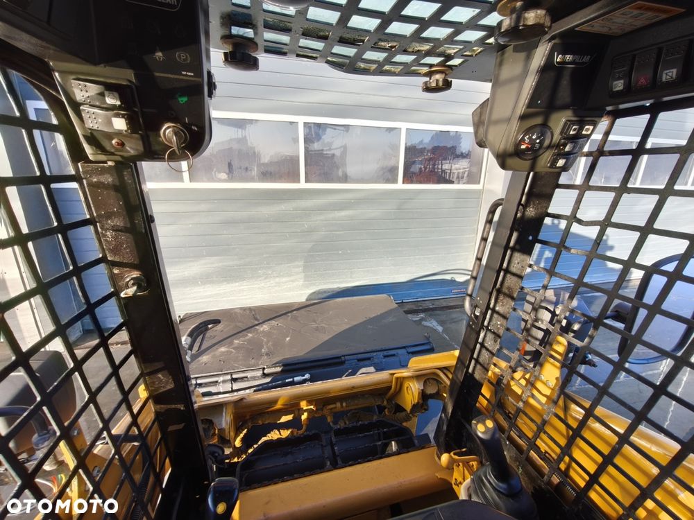 Caterpillar 216 - 7