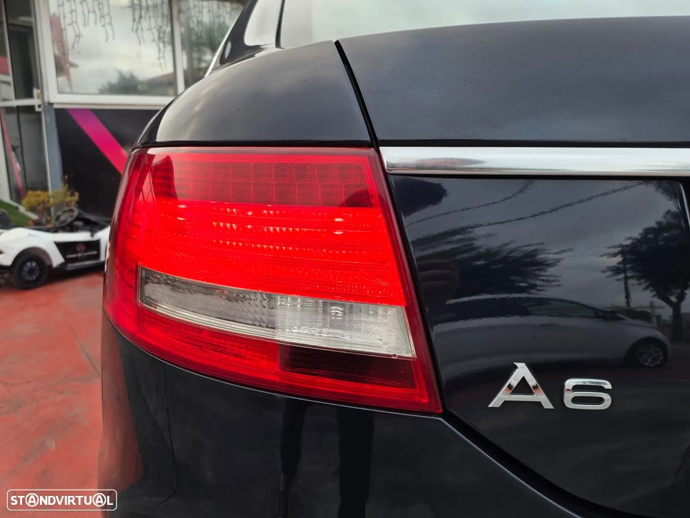 Audi A6 2.0 TDI Multitronic Exclu. - 32