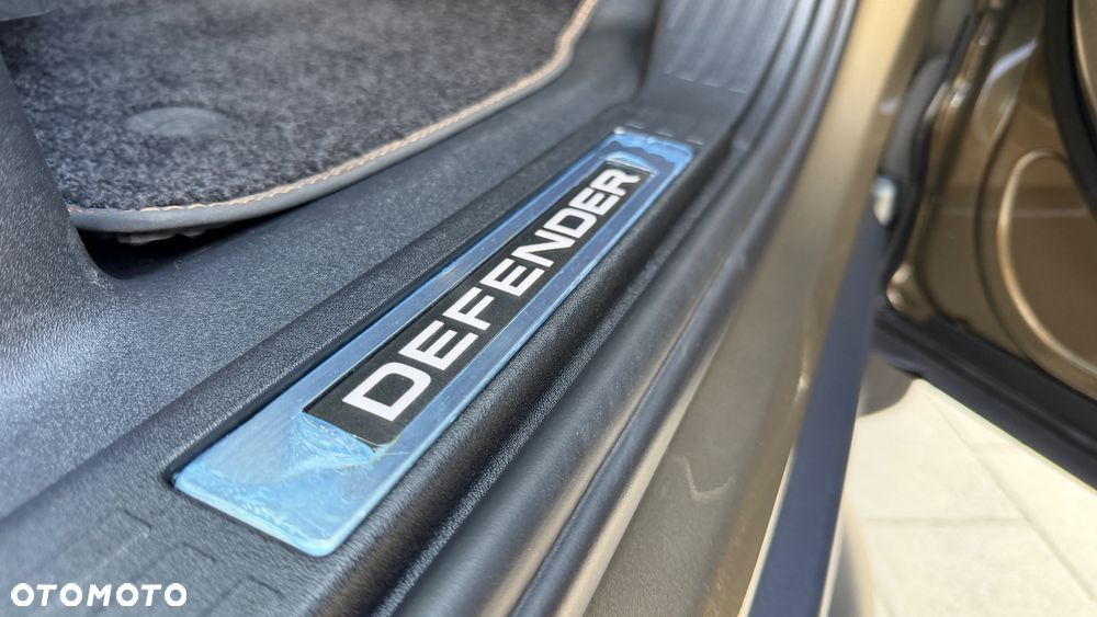 Land Rover Defender 3.0 D300 mHEV - 38