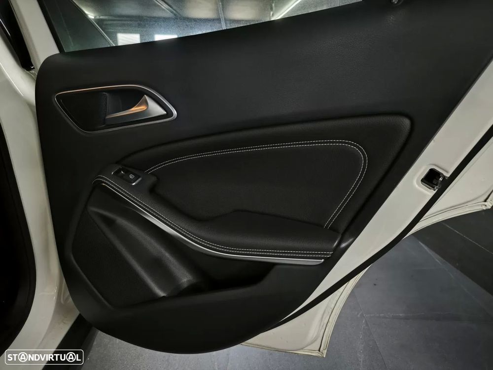 Mercedes-Benz GLA 180 CDI Urban - 30