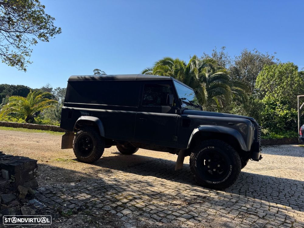 Land Rover Defender 110 - 2