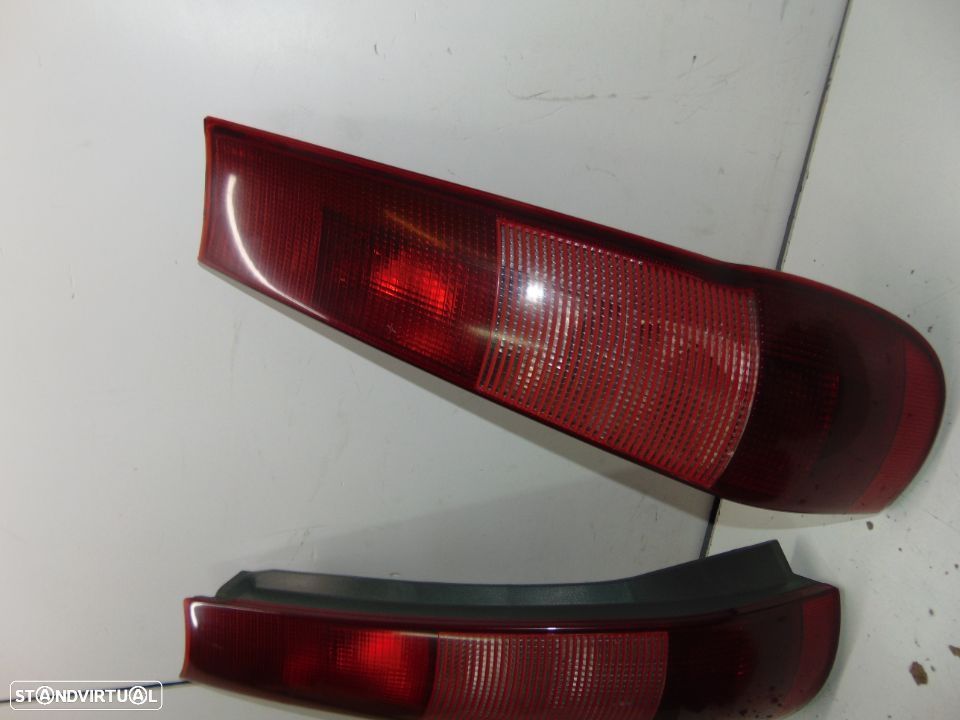 Fiat punto/ Renault megane farolins trás - 3