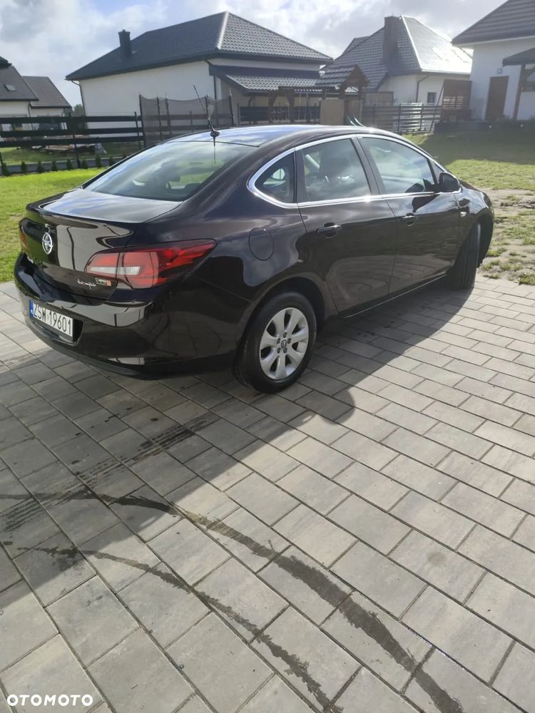 Opel Astra IV 1.6 Essentia - 8