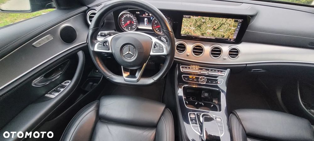 Mercedes-Benz Klasa E - 27