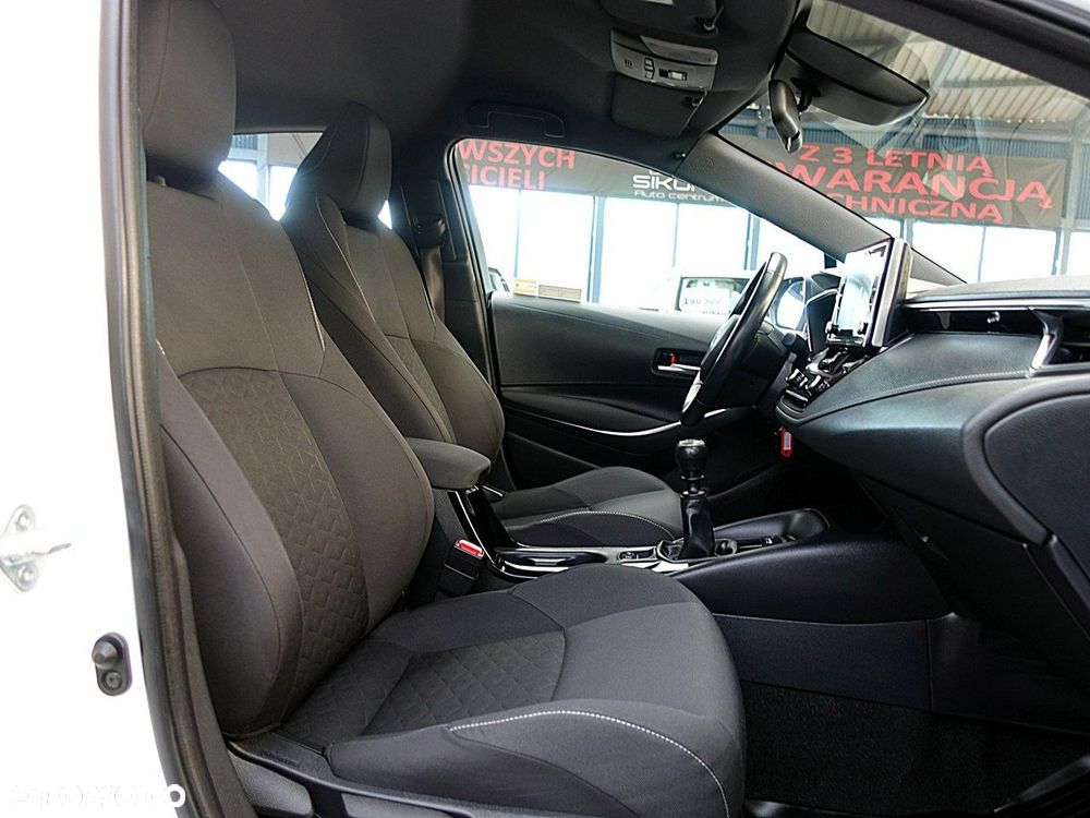 Toyota Corolla - 12