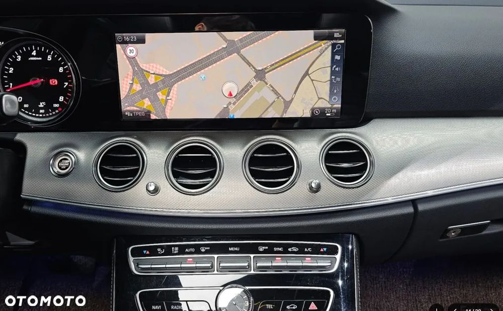 Mercedes-Benz Klasa E 300 9G-TRONIC Avantgarde - 9