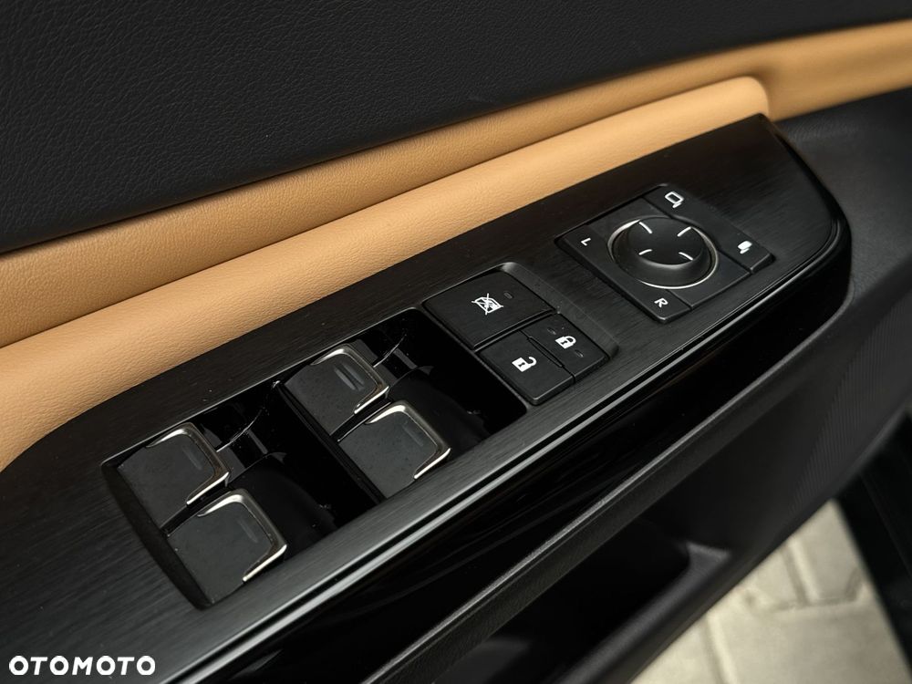 Lexus ES 300h Business Edition - 28