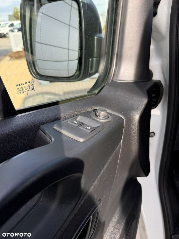 Renault Trafic - 28